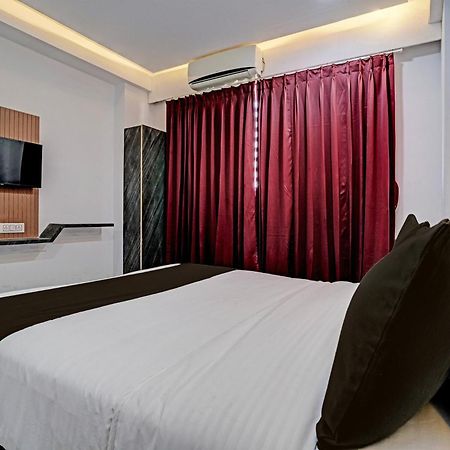 Hotel O Star Galaxy Surat Luaran gambar
