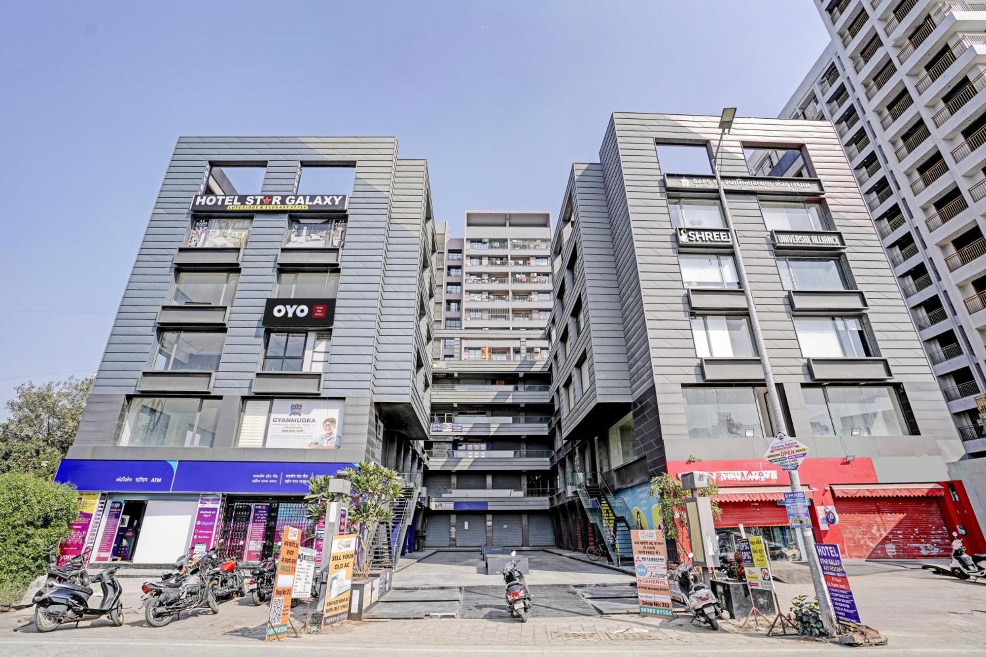 Hotel O Star Galaxy Surat Luaran gambar