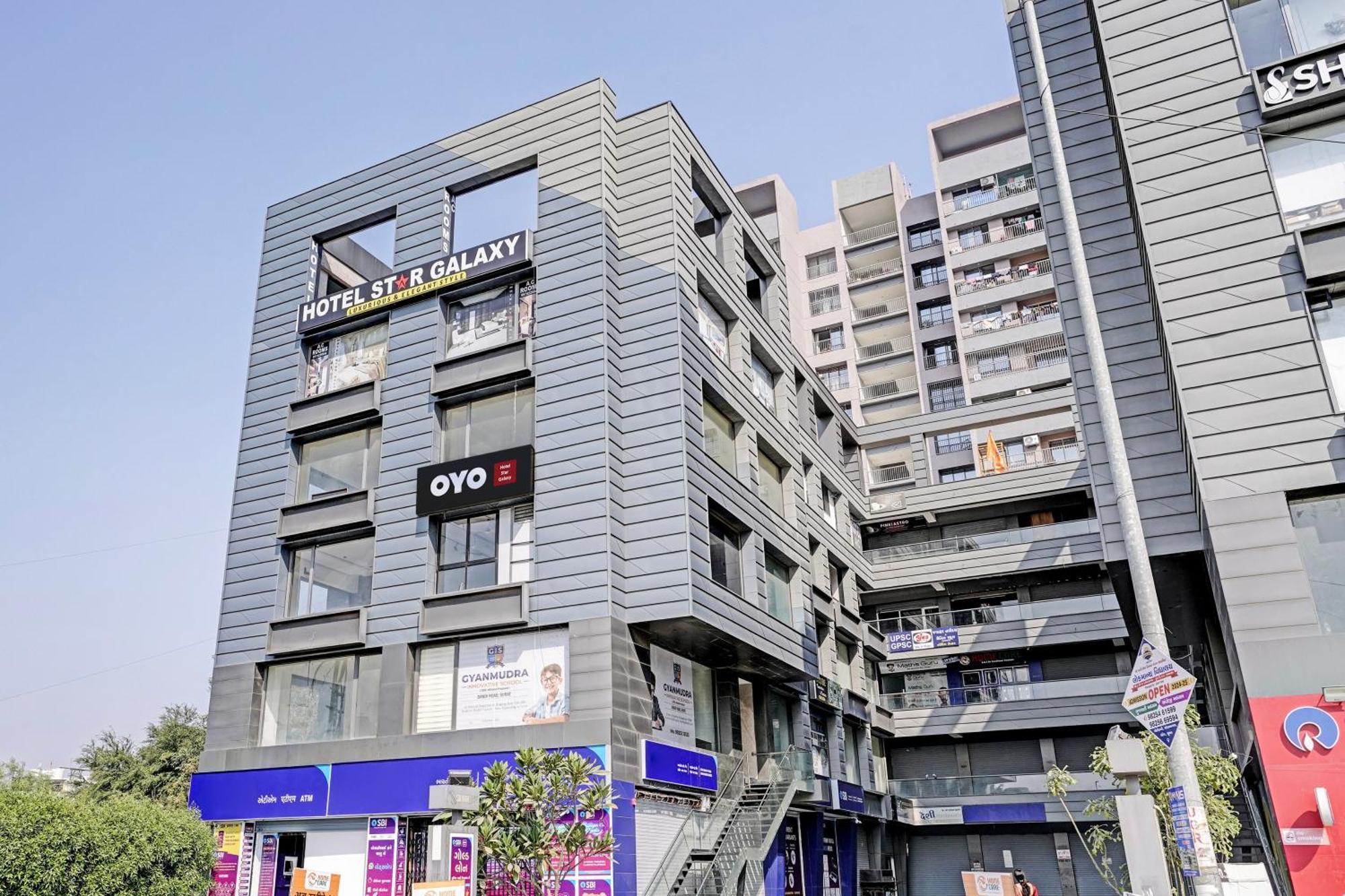 Hotel O Star Galaxy Surat Luaran gambar