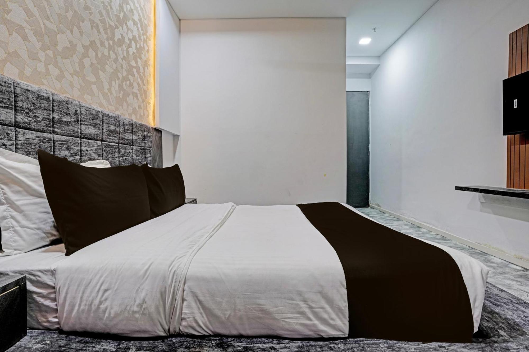 Hotel O Star Galaxy Surat Luaran gambar