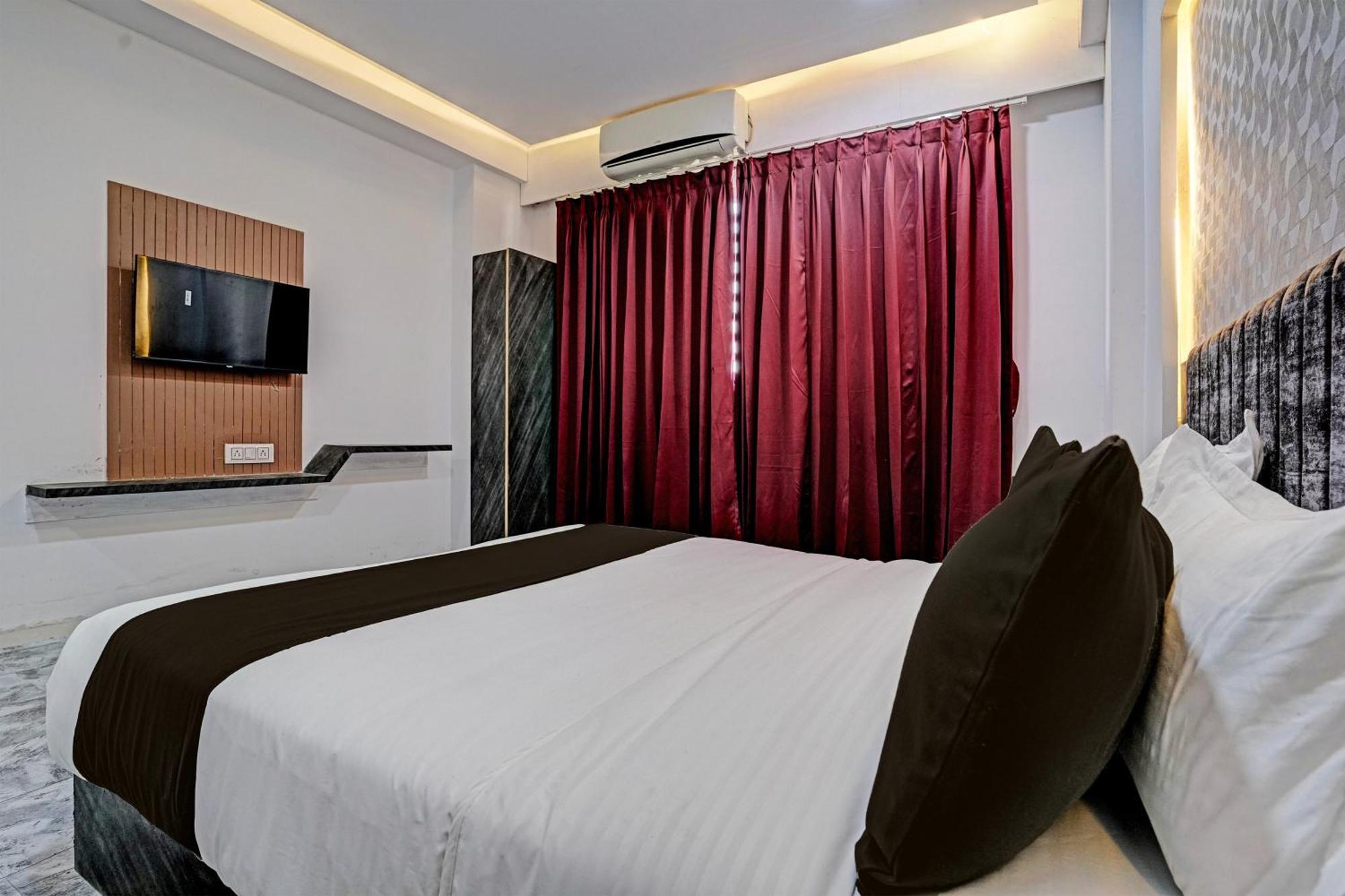Hotel O Star Galaxy Surat Luaran gambar